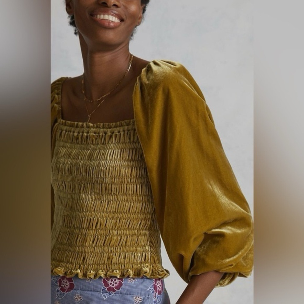 ANTHROPOLOGIE Velvet Puff Sleeve Smocked Top Blouse In Gold Mustard large